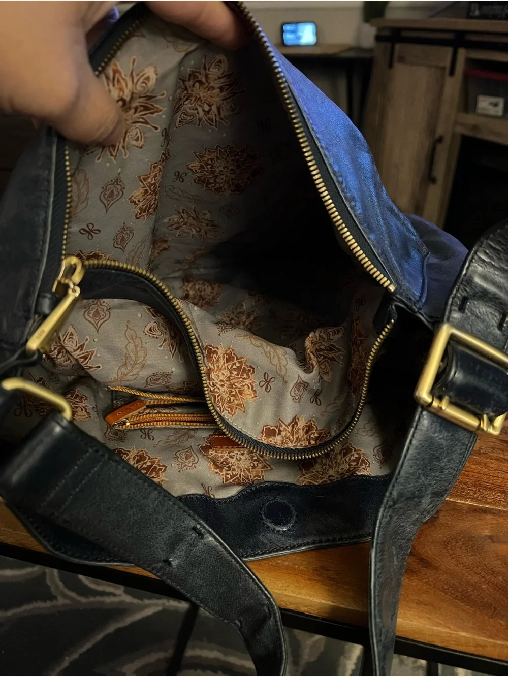 HOBO Navy Blue Leather Shoulder Bag Large 15x12 Gold Hardware - Picture 1 of 11